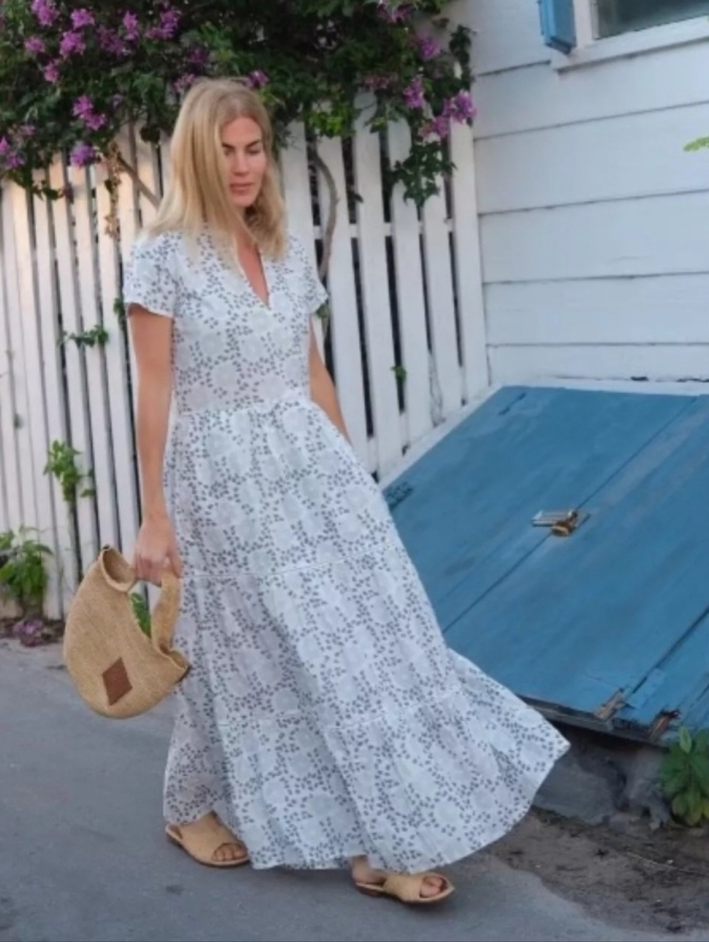 Marea Breakers Maxi Dress In Blue Floral. Size Xs